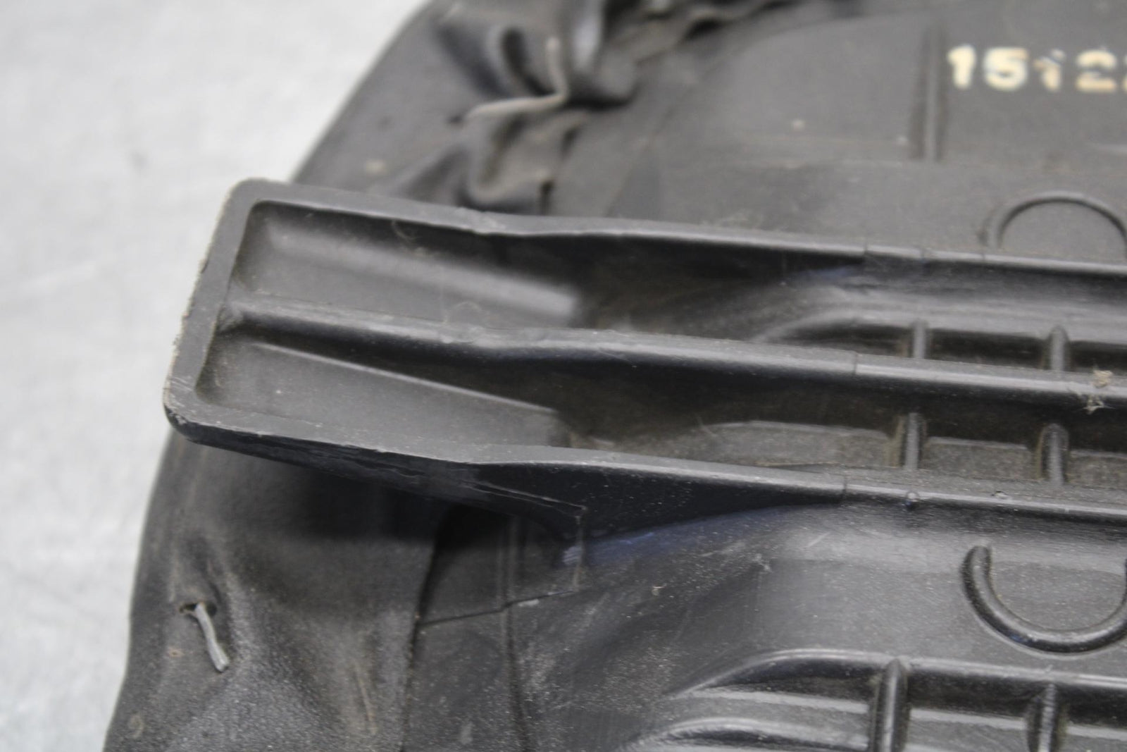 01-03 SUZUKI GSXR600 REAR BACK PASSENGER TANDEM SEAT PAD SADDLE PILLION BB633