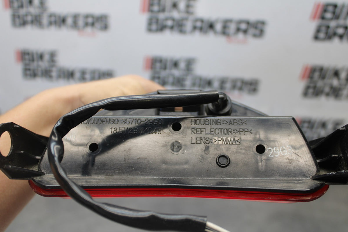 05 SUZUKI GSXR600 REAR TAIL TAILLIGHT BACK BRAKE LIGHT BB329