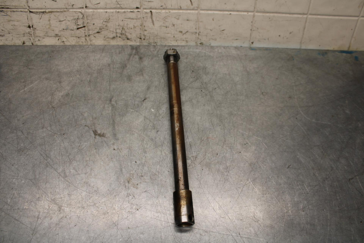 1977 Yamaha XS750 REAR AXLE BACK WHEEL RIM PIVOT BOLT AXEL 1J7-25381-00-00 BB554