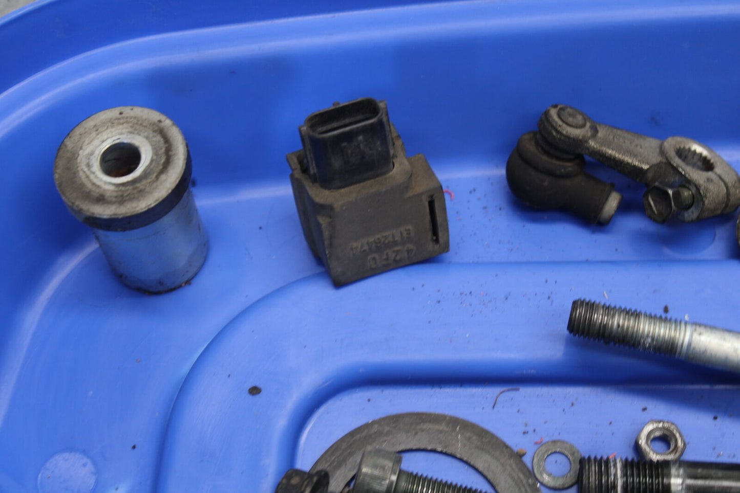 05-09 SUZUKI BOULEVARD C90 MOUNTING BOLTS HARDWARE MOTOR SCREWS BB692