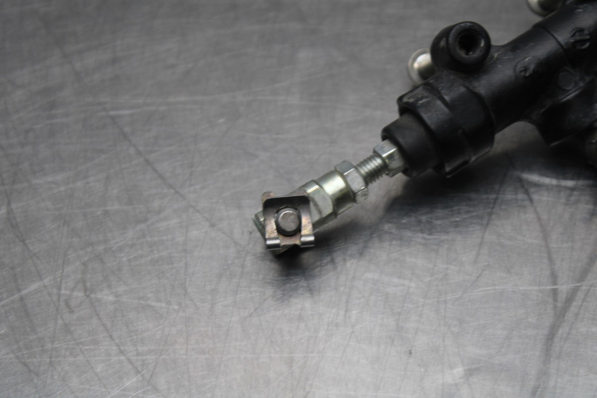14 TRIUMPH STREET TRIPLE ABS REAR BACK BRAKE MASTER CYLINDER W RESERVOIR BB808