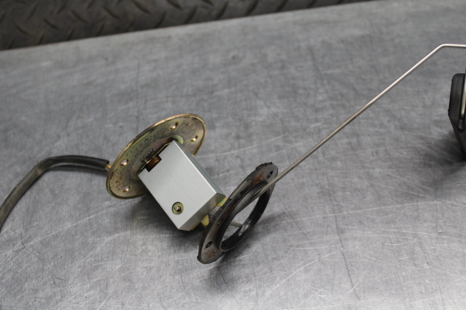 00 SUZUKI INTRUDER 1500 VL1500 FLOAT GAS FUEL PETROL LEVEL SENDING UNIT BB761