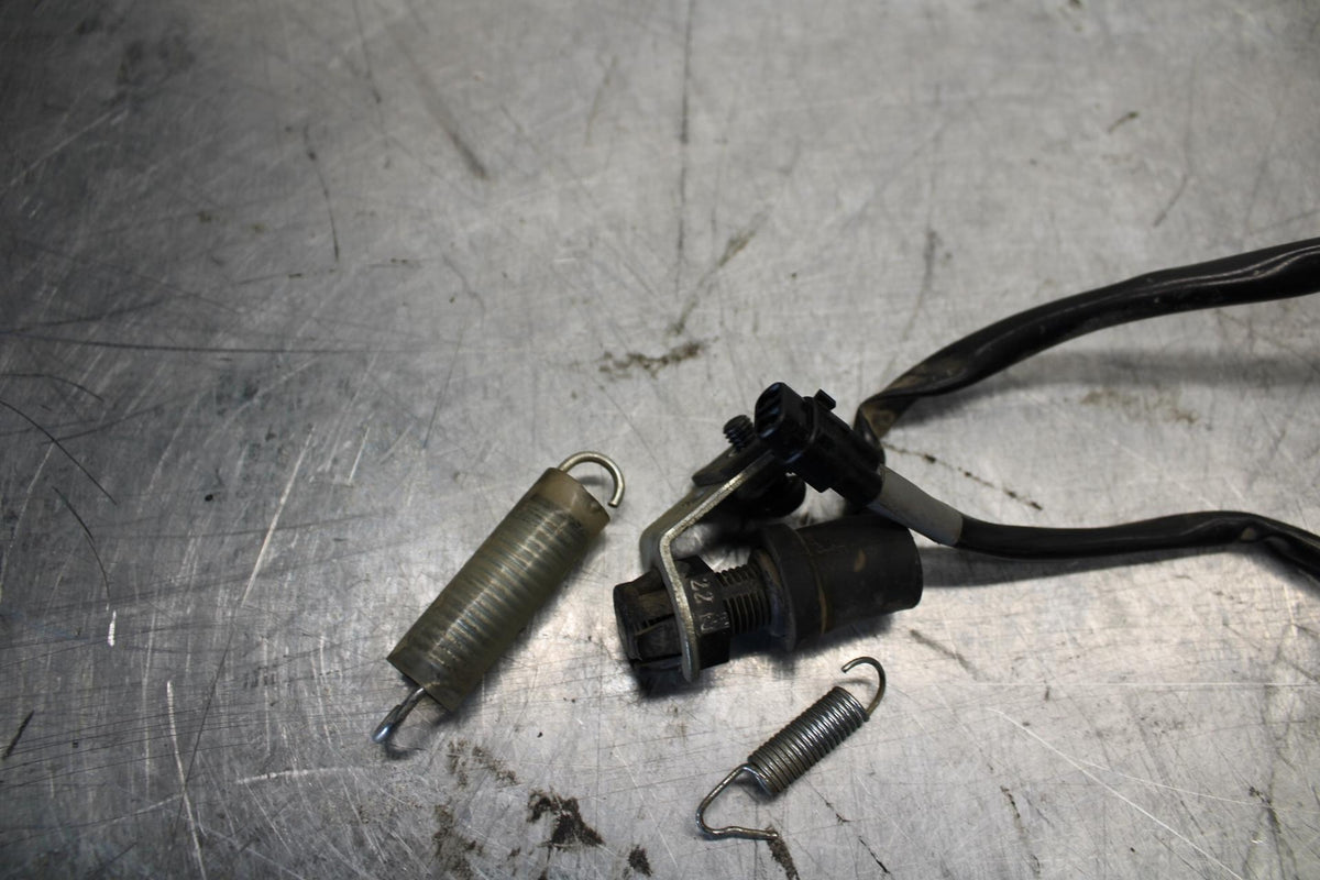 08-16 YAMAHA YZF R6 REAR SPRING BRAKE STOP SWITCH BB436