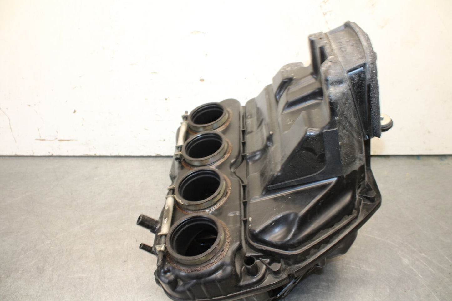 16 KAWASAKI NINJA ZX10R AIRBOX AIR INTAKE FILTER BOX 11010-0844 BB650