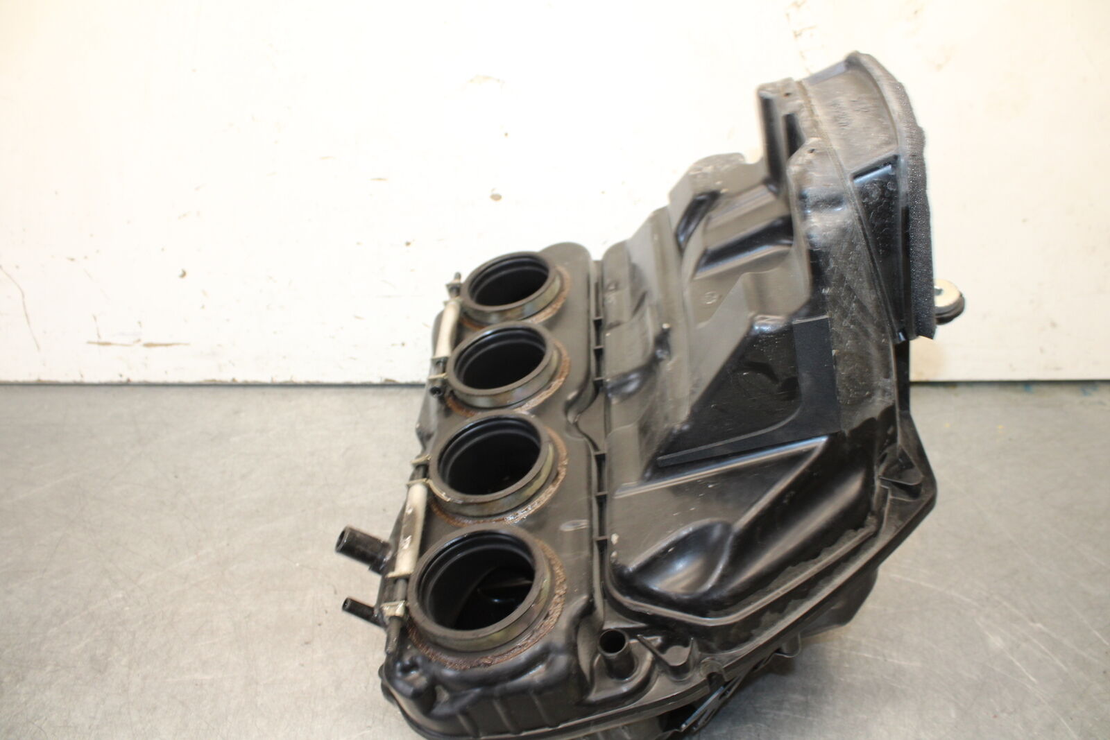 16 KAWASAKI NINJA ZX10R AIRBOX AIR INTAKE FILTER BOX 11010-0844 BB650