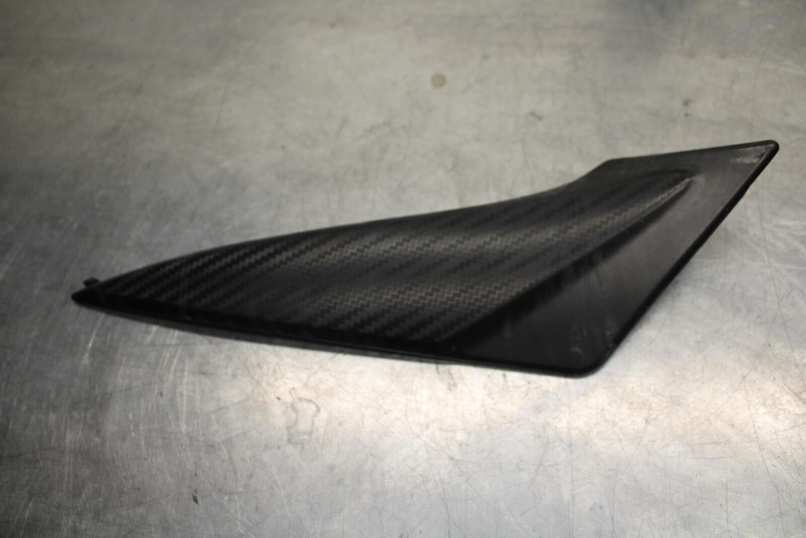 2011 Suzuki GSXR600 RIGHT LEFT FRONT SIDE SEAT PANELS TRIMS COWLS BB605