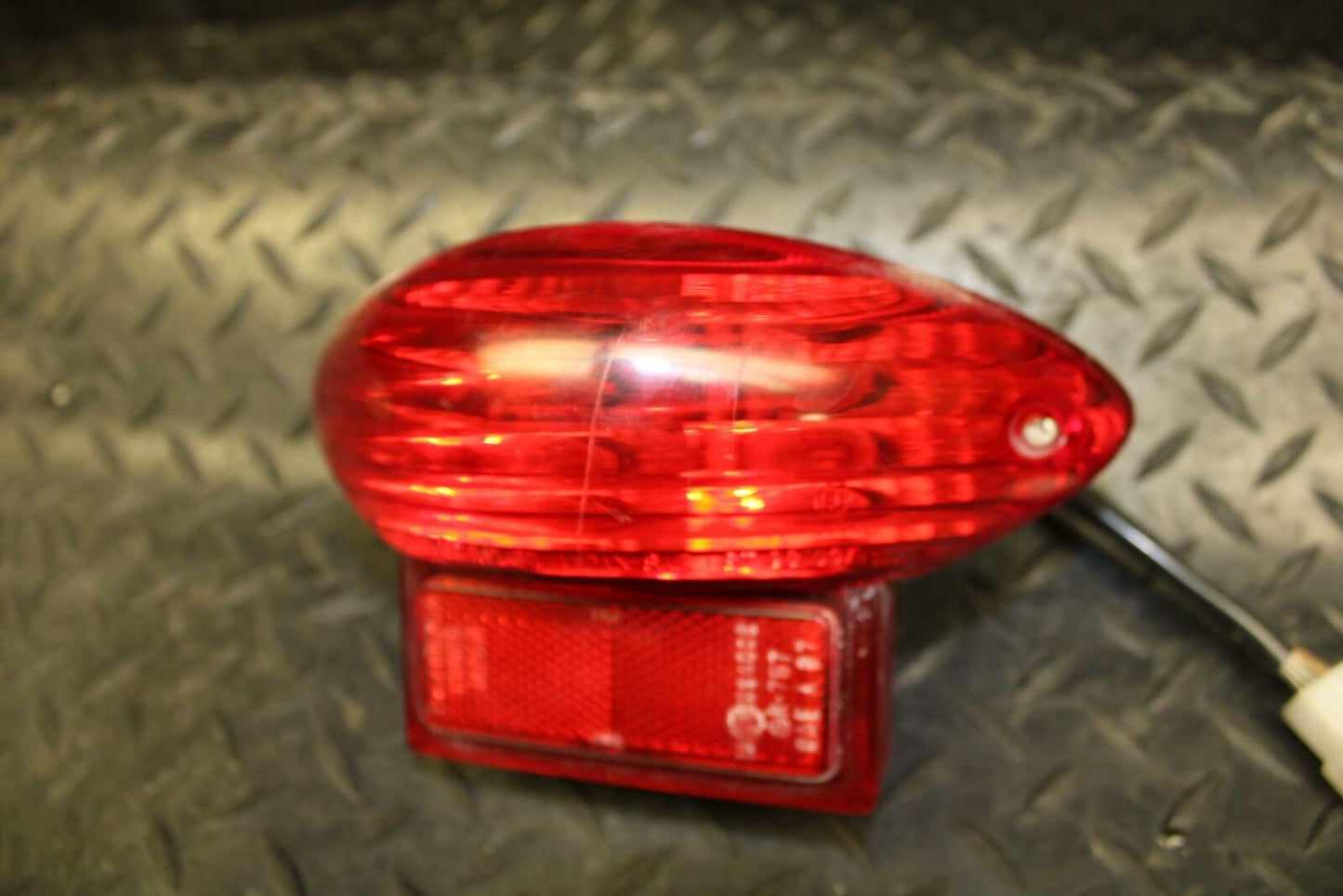 05-06 SUZUKI KATANA 750 GSX750F REAR TAIL TAILLIGHT BACK BRAKE LIGHT bb166
