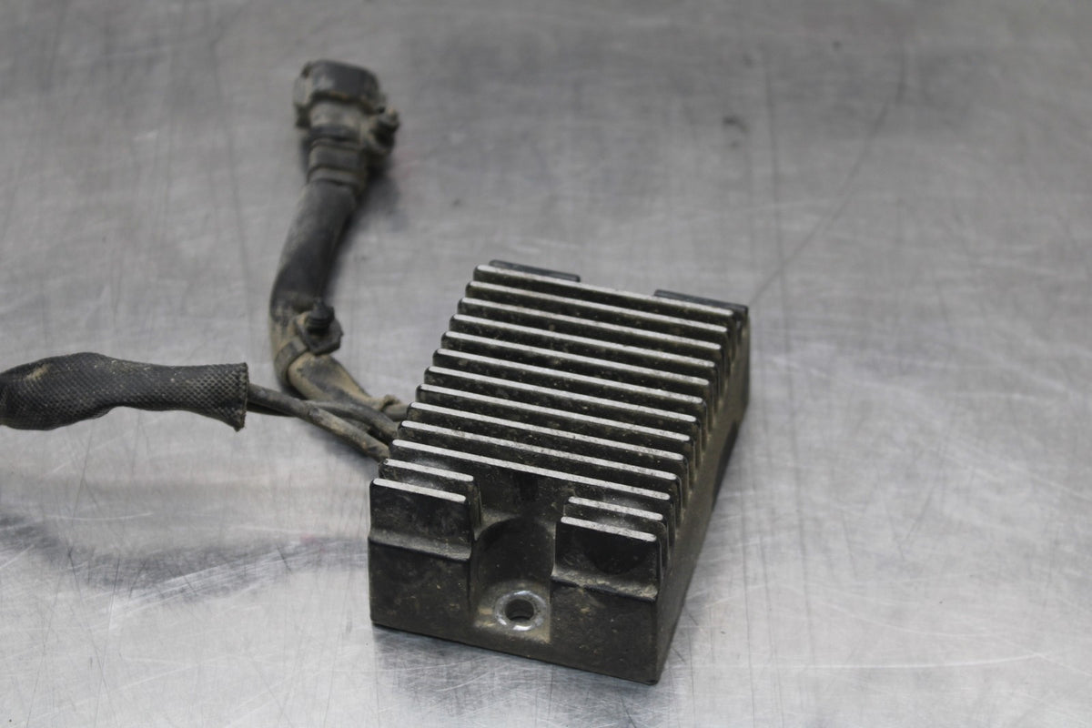 09 HARLEY-DAVIDSON SPORTSTER 1200 XL1200C RECTIFIER VOLTAGE REGULATOR BB776