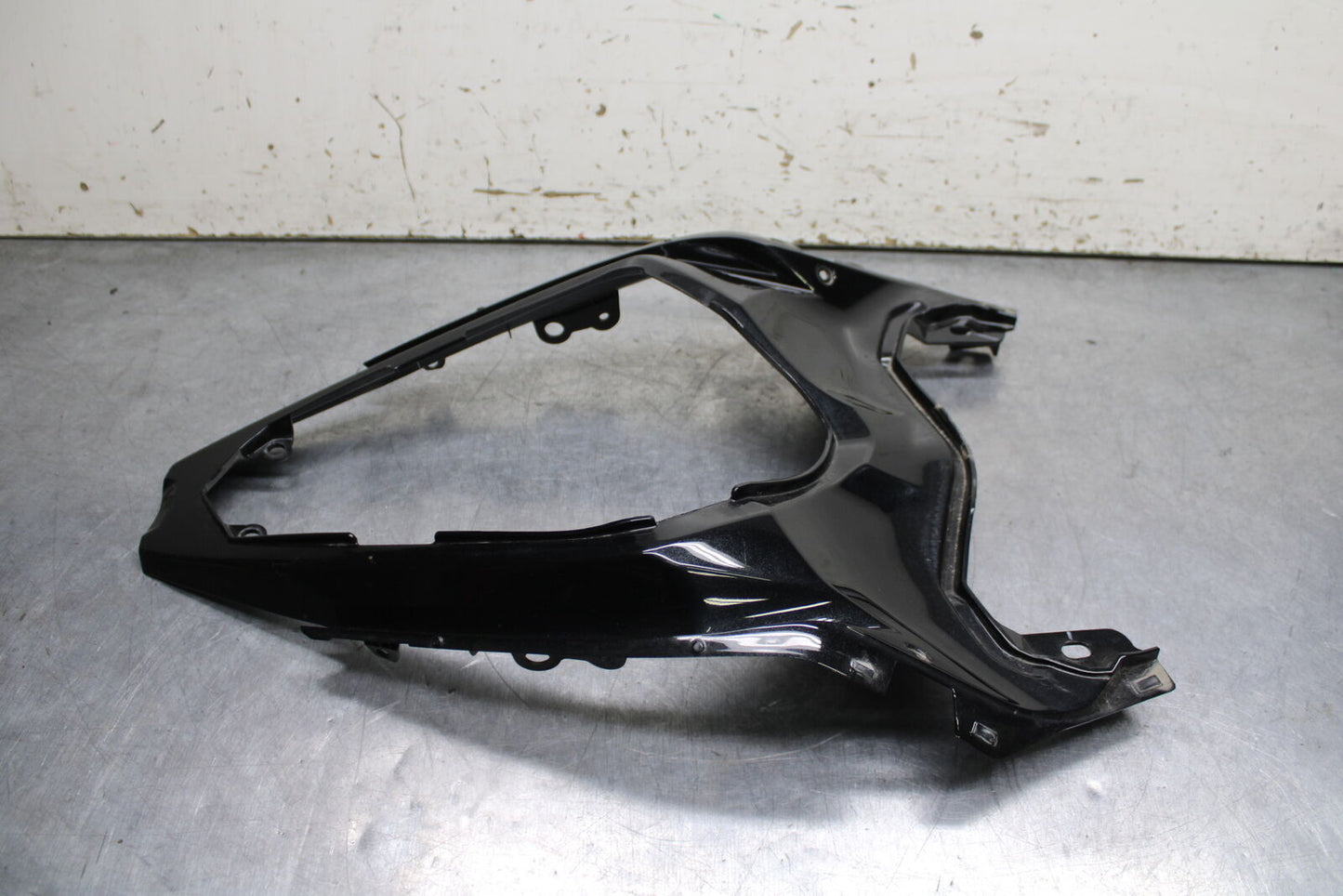 19-22 KAWASAKI Z400 CENTER REAR BACK TAIL FAIRING COWL BB738