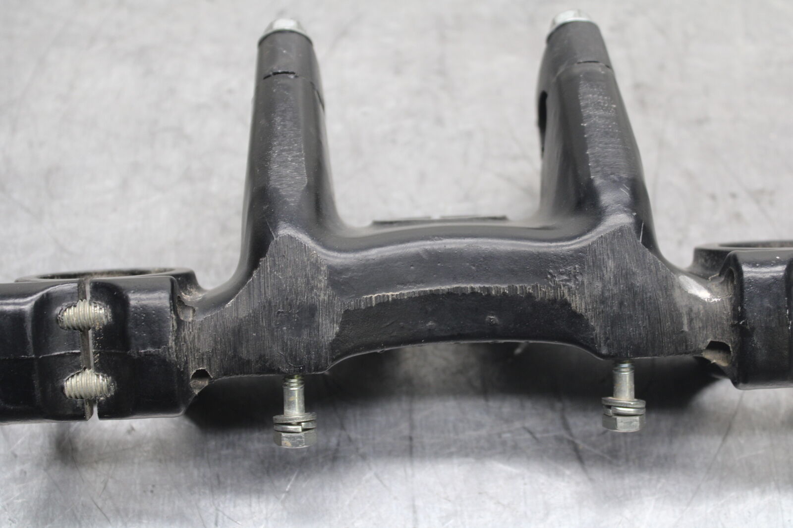 82-83 YAMAHA IT175 FORKS UPPER TRIPLE TREE CLAMP BB108
