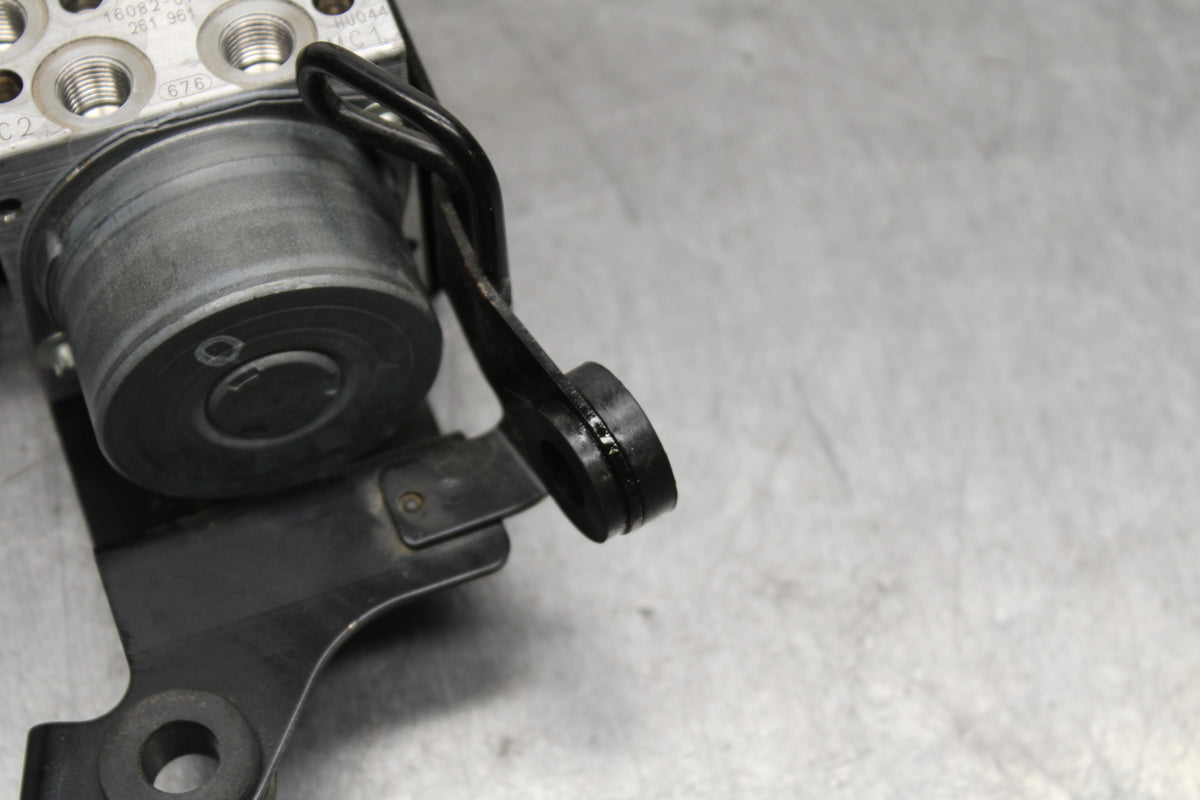 19-23 KAWASAKI NINJA ZX6R ABS PUMP UNIT MODULE BB749