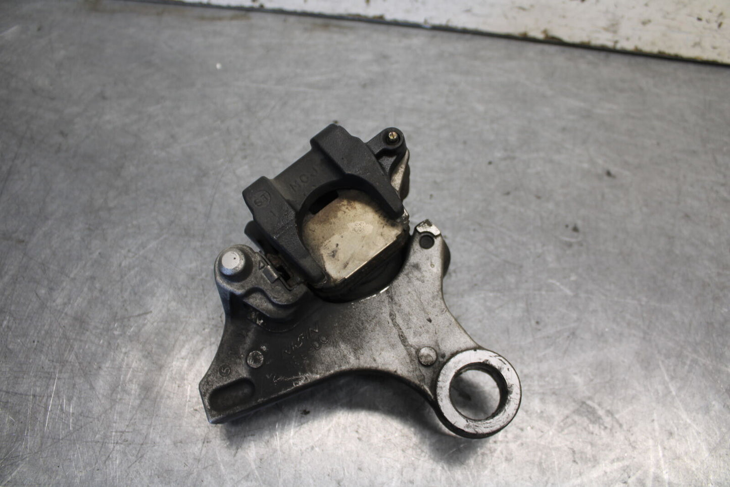 05-06 HONDA CBR600RR REAR BACK BRAKE CALIPER W MOUNT BRACKET  BB689
