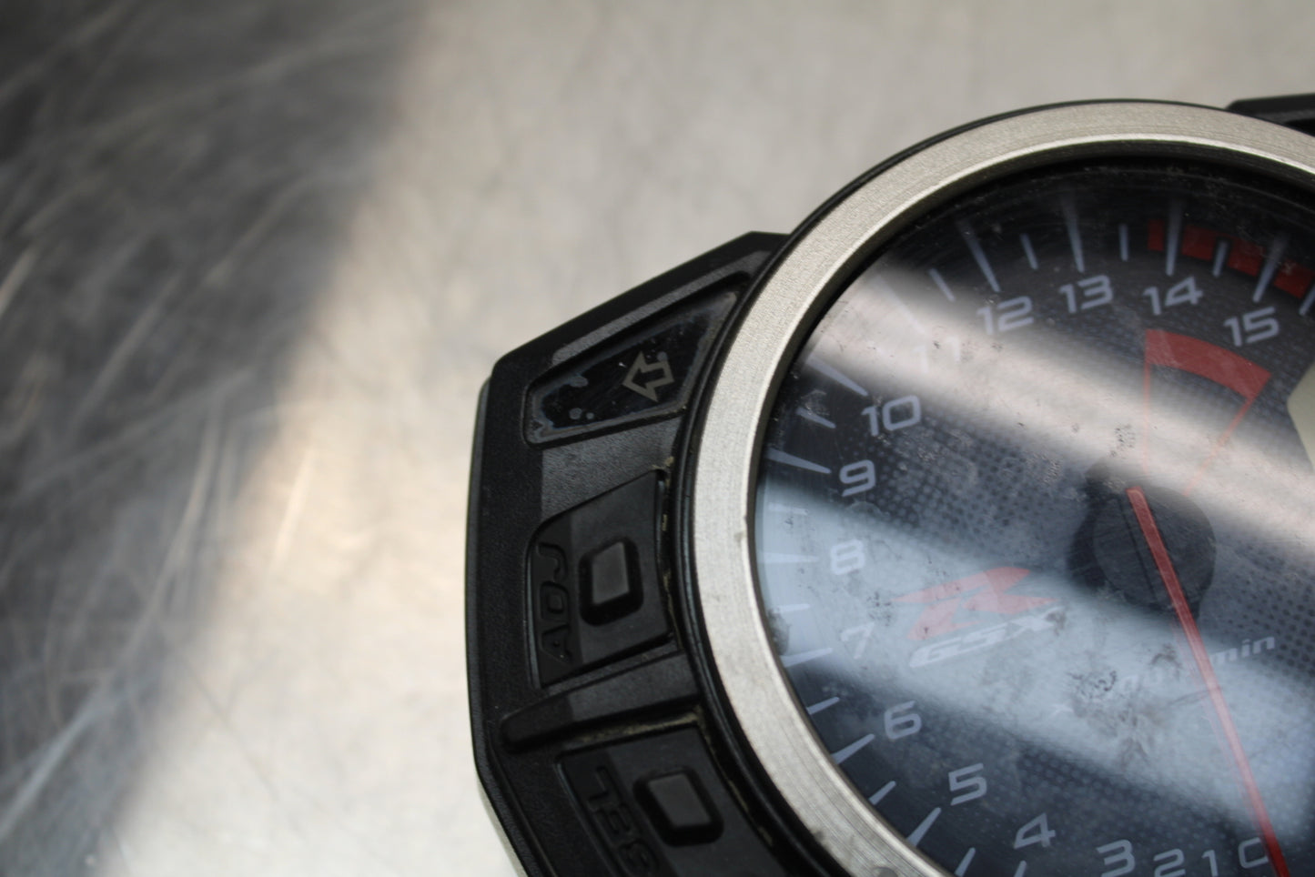 11 SUZUKI GSXR1000 SPEEDO TACH GAUGES CLUSTER SPEEDOMETER TACHOMETER BB142