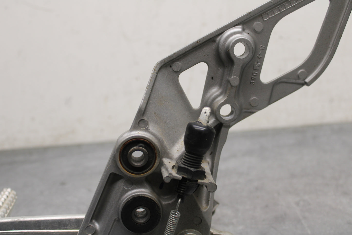 13-16 SUZUKI BANDIT 1250S ABS RIGHT REARSET DRIVER FOOT PEG REST STOP BB134