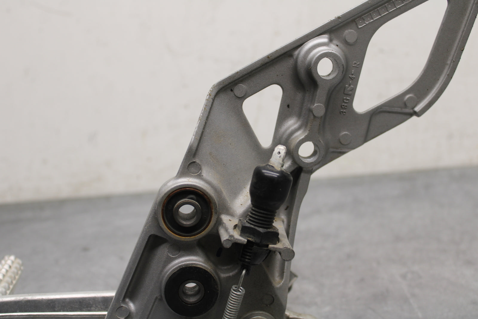 13-16 SUZUKI BANDIT 1250S ABS RIGHT REARSET DRIVER FOOT PEG REST STOP BB134