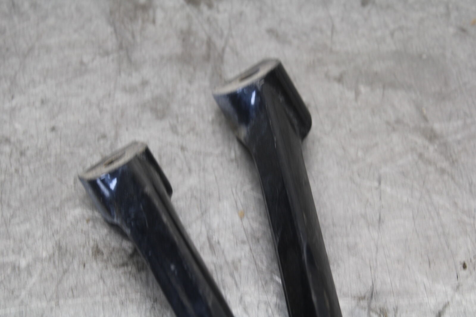 06-07 SUZUKI GSXR 600 REAR BACK PASSENGER PEG SET PAIR BB694