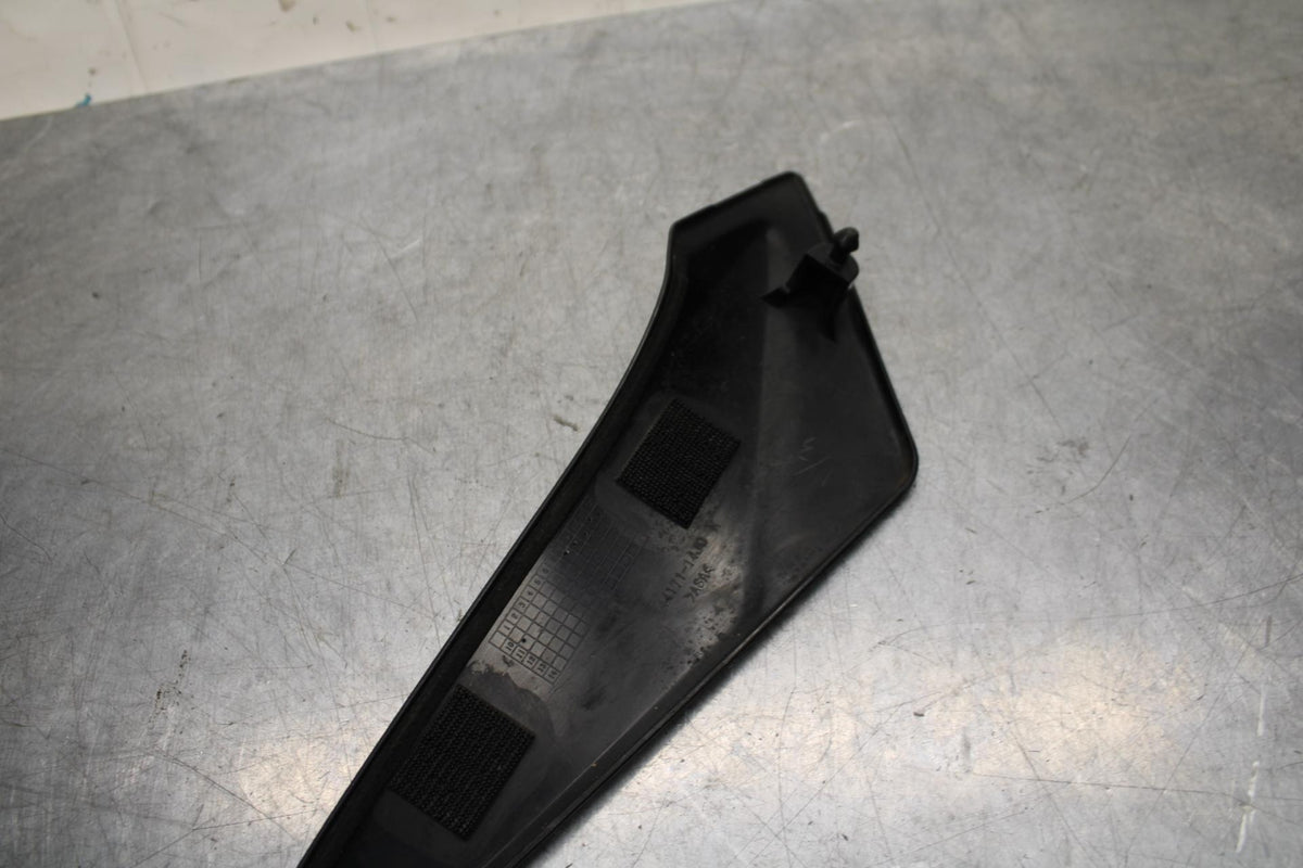 11-23 SUZUKI GSXR 600 RIGHT INNER FAIRING COWL PANEL TRIM OEM BB582