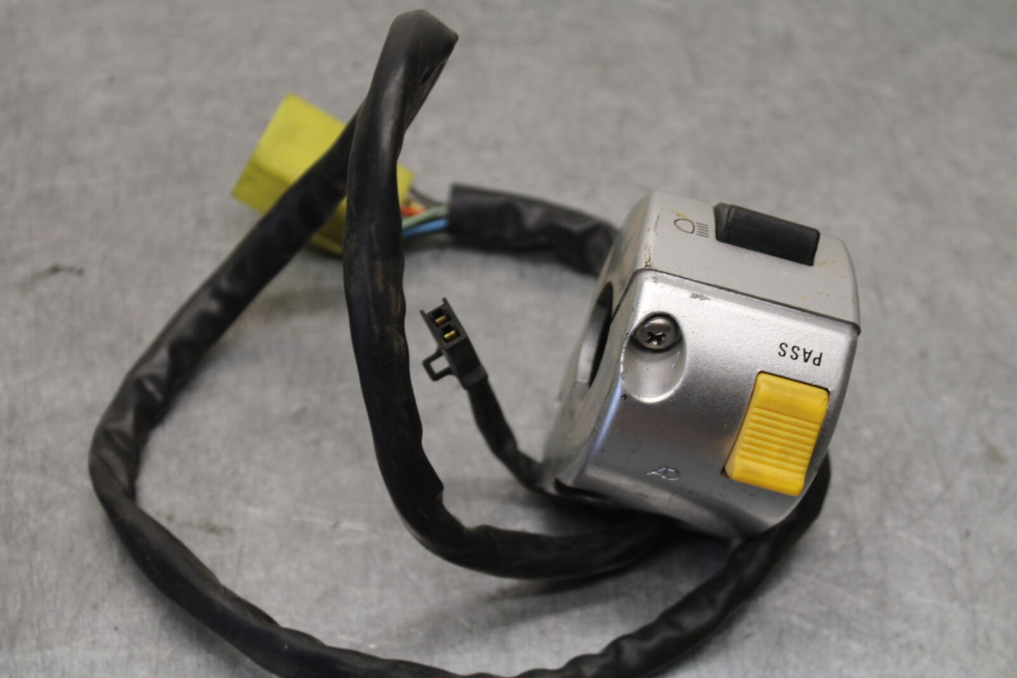 05-06 SUZUKI BOULEVARD M50 LEFT CLIP ON HANDLE HORN SIGNALS SWITCH BB671