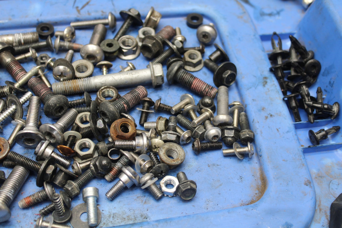 08 KAWASAKI NINJA ZX10R MOUNTING BOLTS HARDWARE SCREWS BB902
