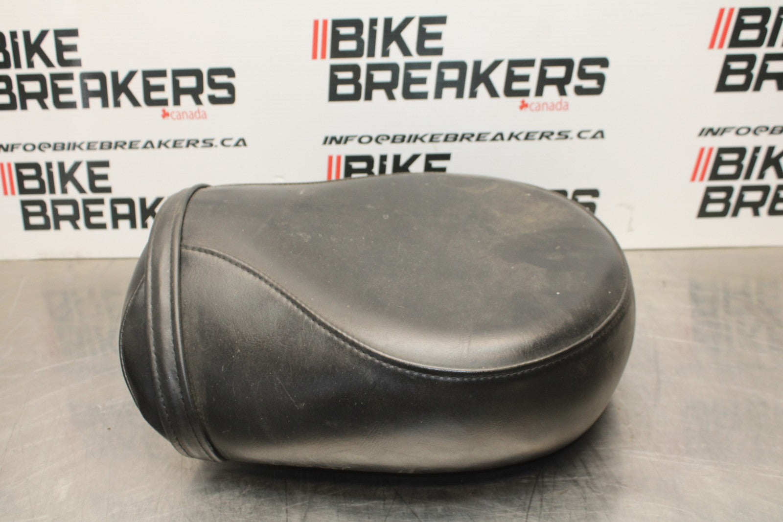 03-08 KAWASAKI VULCAN 1600 REAR BACK PASSENGER SEAT BB196