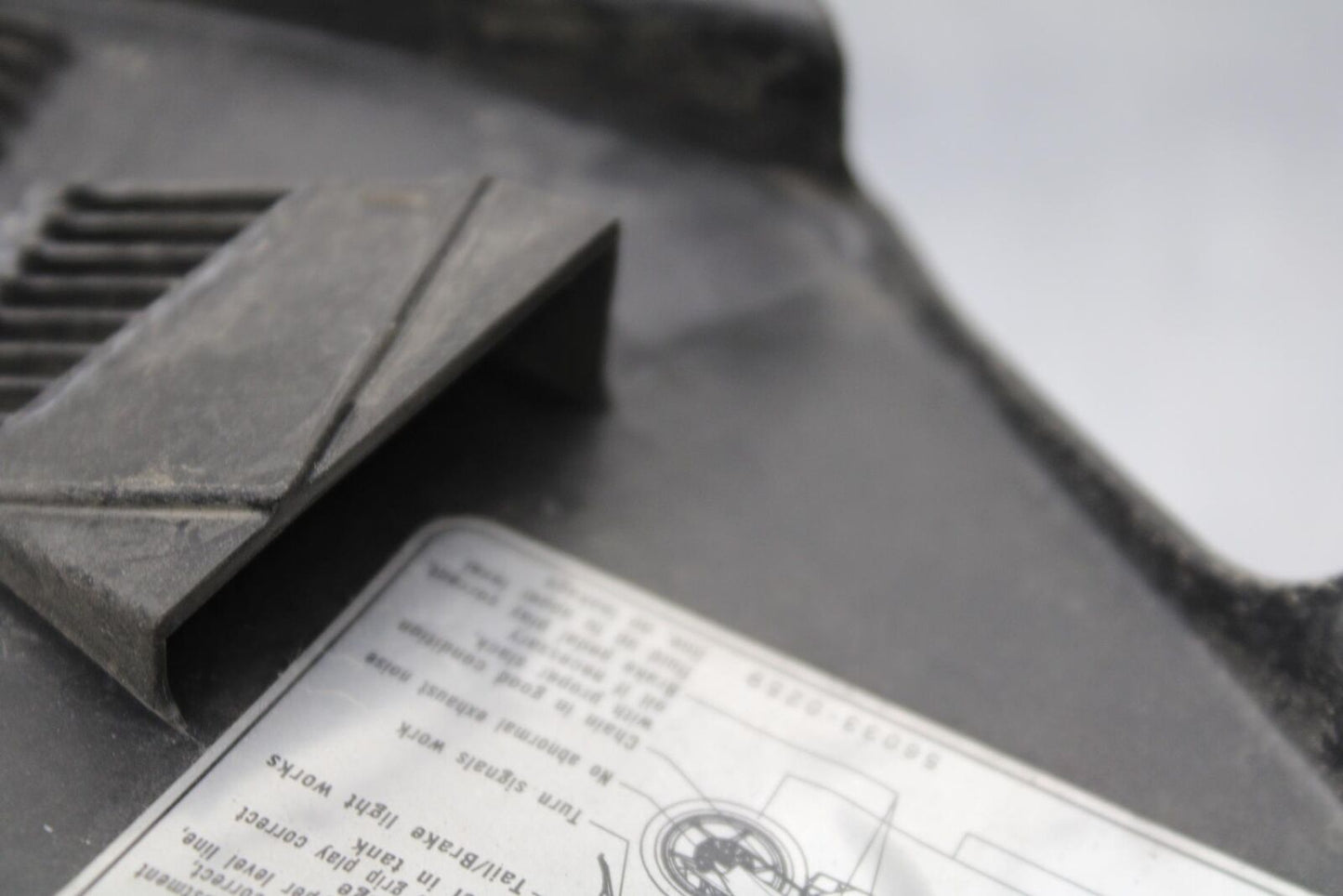 2011 Kawasaki Ninja ZX6R ZX600R RIGHT LEFT FRONT SIDE SEAT SADDLE PANEL  BB587