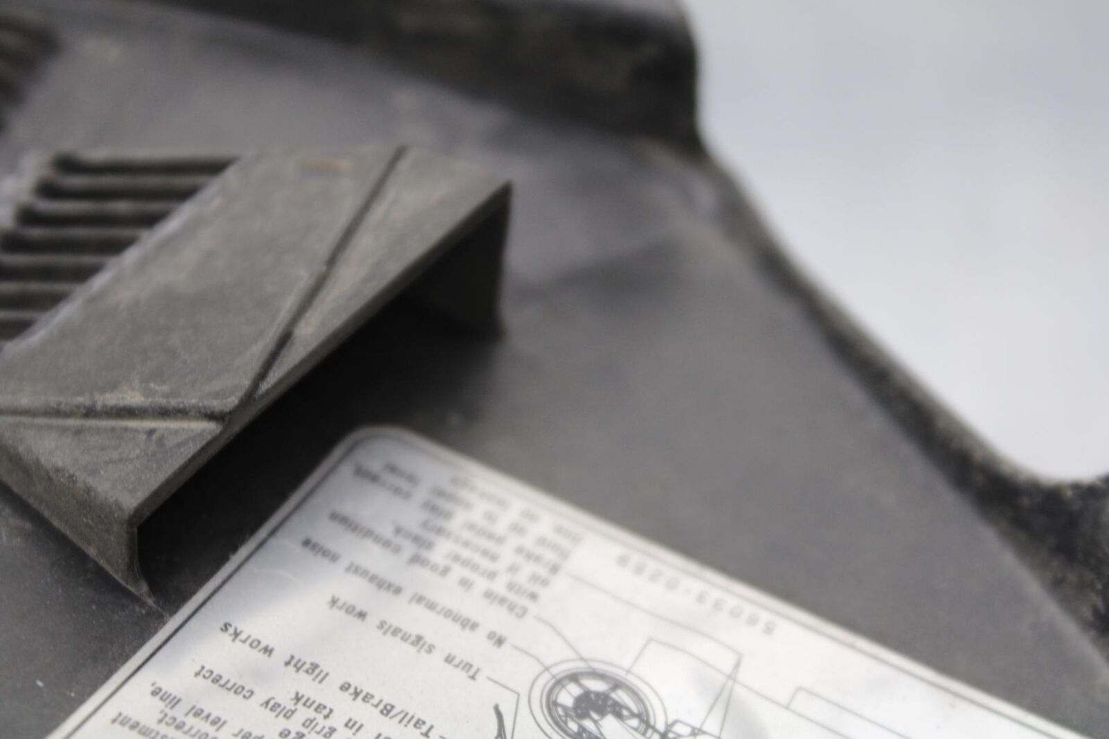 2011 Kawasaki Ninja ZX6R ZX600R RIGHT LEFT FRONT SIDE SEAT SADDLE PANEL  BB587