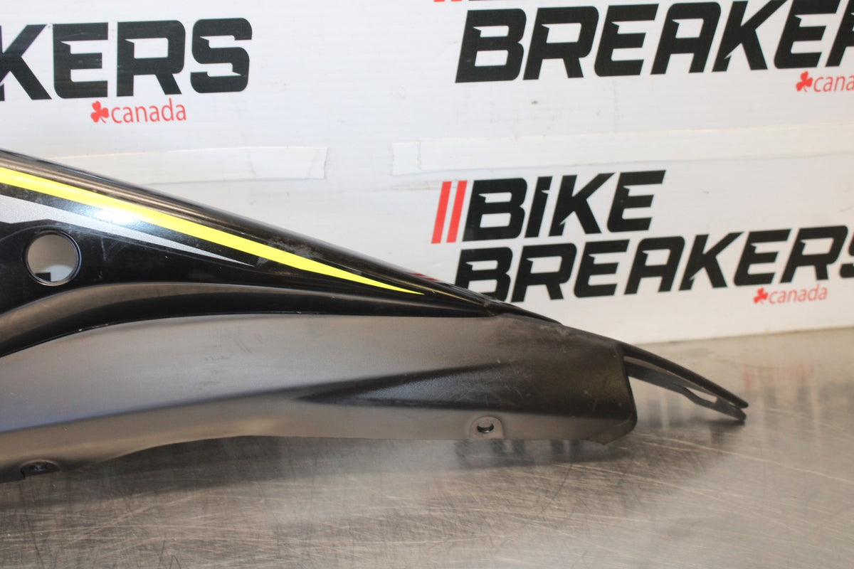 15-17 YAMAHA YZF R3 LEFT REAR BACK TAIL FAIRING COWL SHROUD BB003