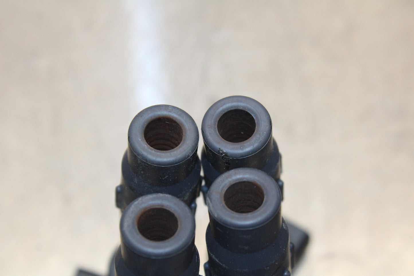 11 SUZUKI GSXR1000 IGNITION COILS COIL SPARK PLUG CAPS BB142