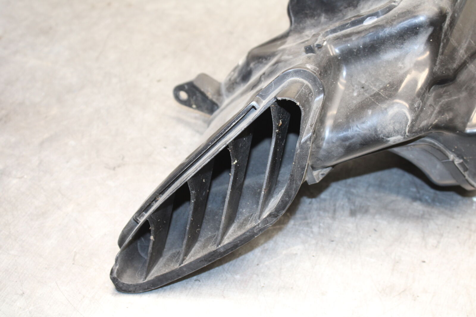 08-09 SUZUKI GSXR600 RIGHT LEFT AIR INTAKE DUCTS BB728