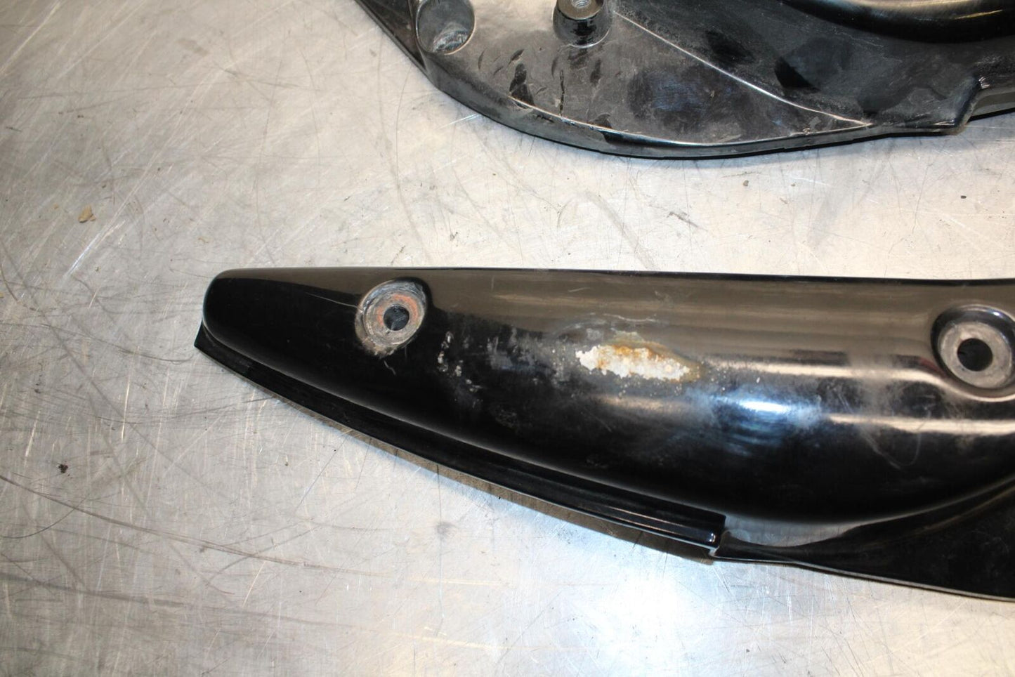 06-09 SUZUKI M109R BOULEVARD REAR BACK FENDER SUPPORT FRAME SUBFRAME BB501