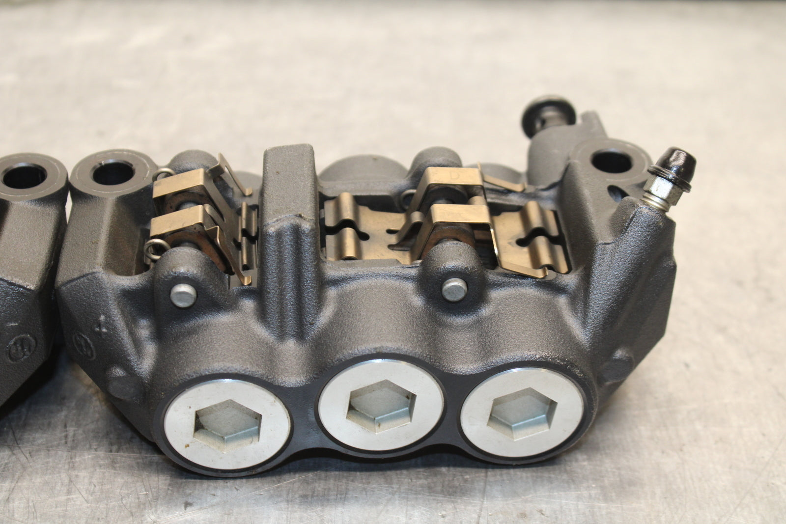09-14 YAMAHA YZF R1 RIGHT LEFT FRONT BRAKE CALIPER SET PAIR CALIPERS BB119