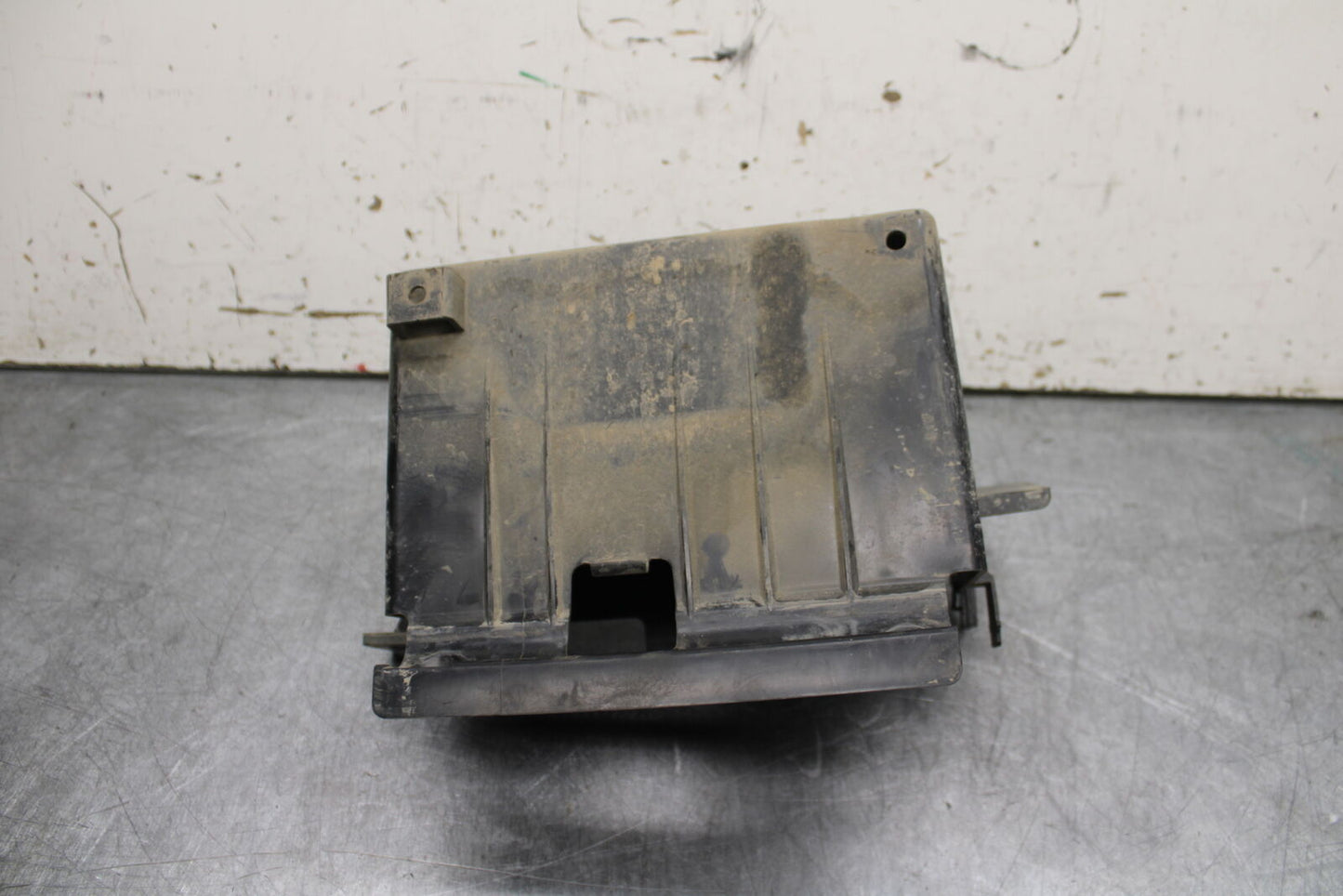 14-15 YAMAHA V STAR 1300 XVS1300CT TOURER BATTERY TRAY BOX HOLDER BB722