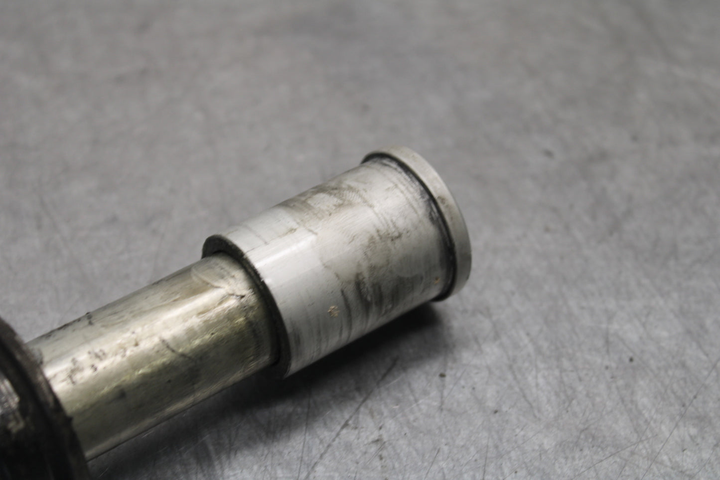 09-12 KAWASAKI NINJA ZX6R FRONT WHEEL RIM AXLE PIVOT BOLT 41068-0034 BB698