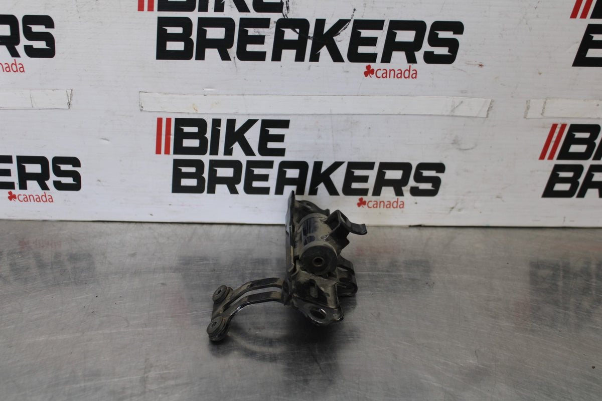 04-05 KAWASAKI NINJA ZX10R GAS TANK FUEL CELL RESERVOIR BRACKET MOUNT BB931