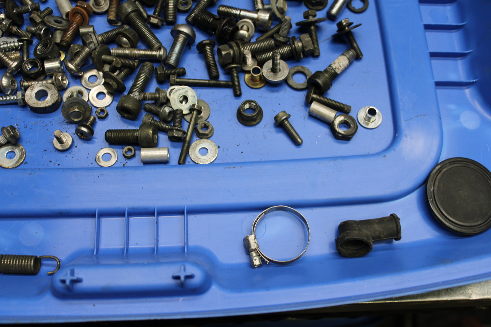 00 SUZUKI INTRUDER 1500 VL1500 MOUNTING BOLTS HARDWARE MOTOR SCREWS BB761