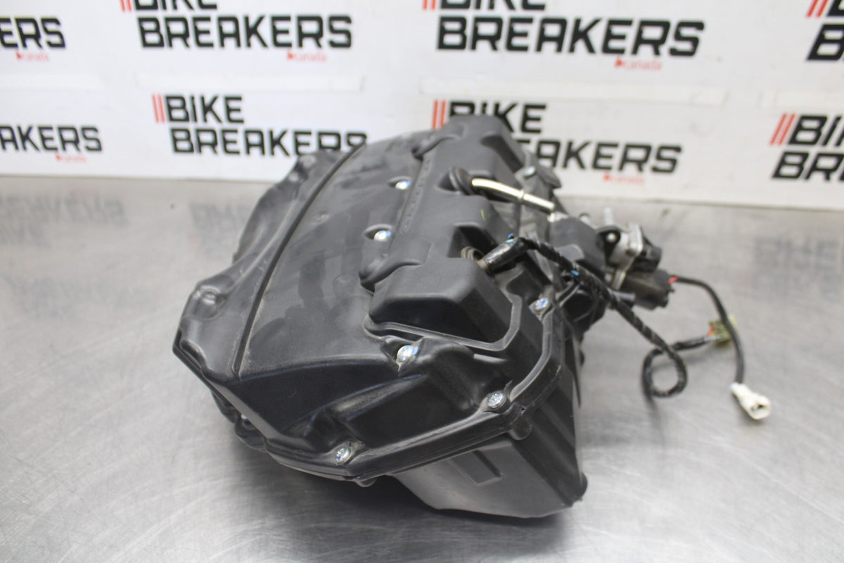 08-16 YAMAHA YZF R6 AIRBOX AIR INTAKE FILTER BOX BB929