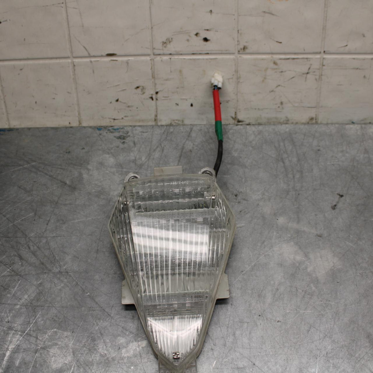08-16 YAMAHA YZF R6 REAR TAIL TAILLIGHT BACK BRAKE LIGHT 13S-84710-10-00 BB451