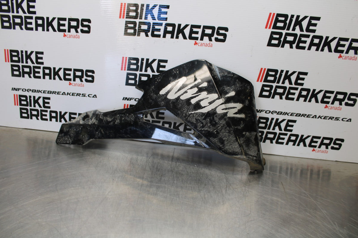 24-25 KAWASAKI NINJA ZX4R RIGHT LOWER BOTTOM BELLY SIDE FAIRING COWL  BB174
