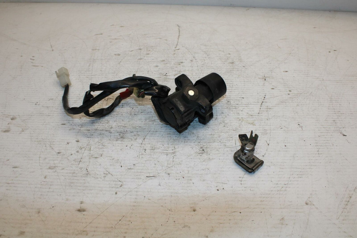 07 YAMAHA YZF R6 2c0 IGNITION LOCK PARTS BB297
