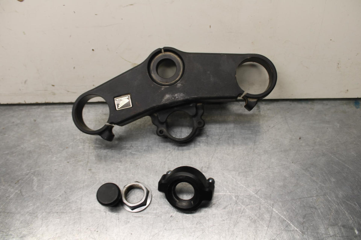 03-04 HONDA CBR600RR FORKS UPPER TRIPLE TREE CLAMP 53300-MEE-000 BB614