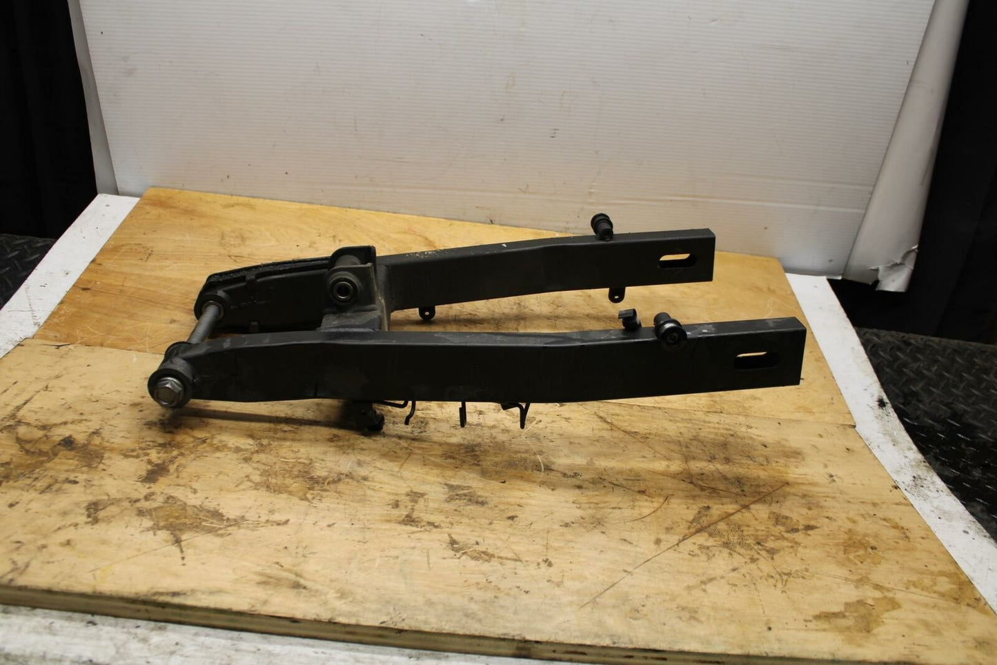 18-22 KAWASAKI NINJA 400 EX400 ABS REAR SWINGARM BACK SUSPENSION SWING ARM BB334