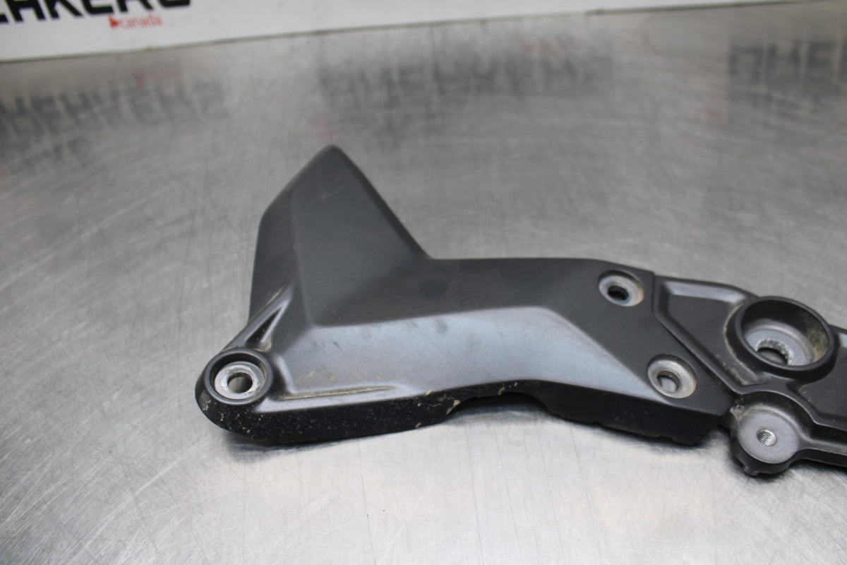 22-25 YAMAHA YZF R7 LEFT RIGHT REARSET REAR SET DRIVER PEG BRACKETS MOUNTS BB769