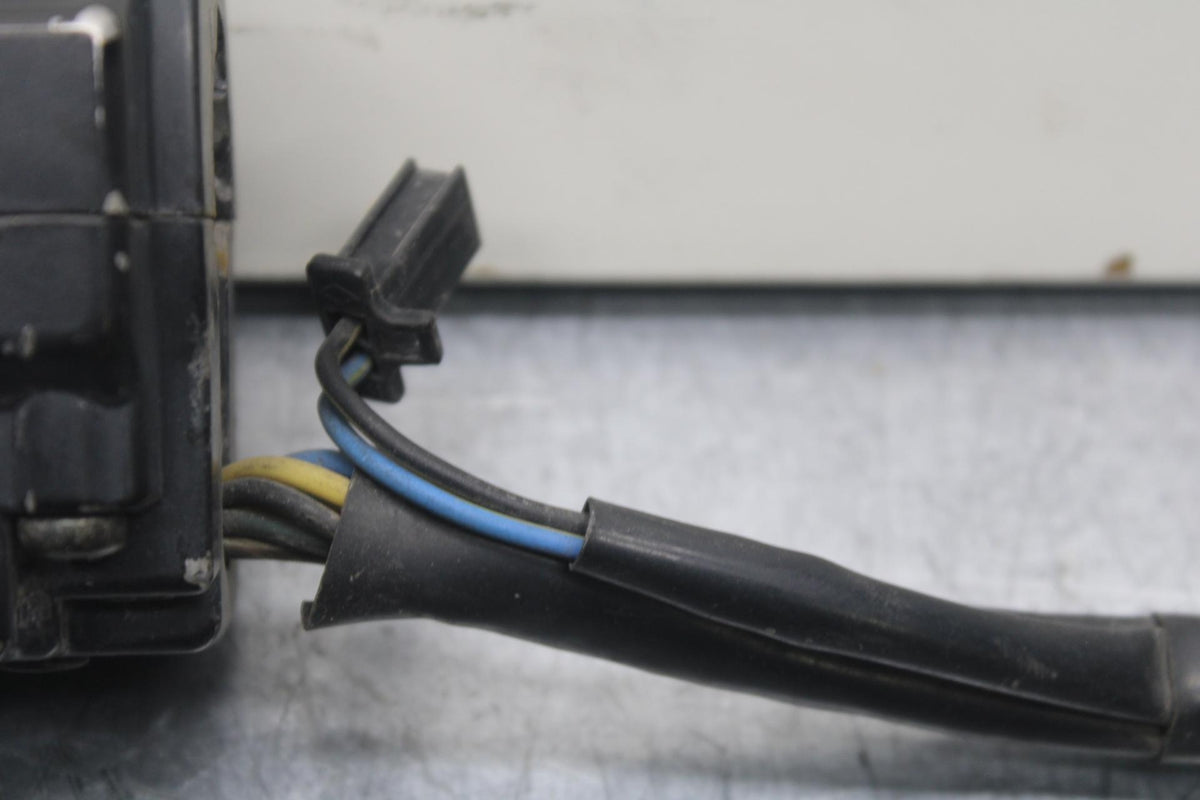 1988 Yamaha FZ600 LEFT CLIP ON HANDLE HORN SIGNALS SWITCH  BB601