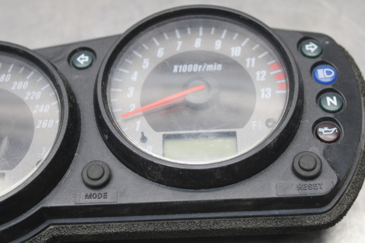 06 KAWASAKI Z750 SPEEDO TACH GAUGES DISPLAY CLUSTER SPEEDOMETER TACHOMETER BB837