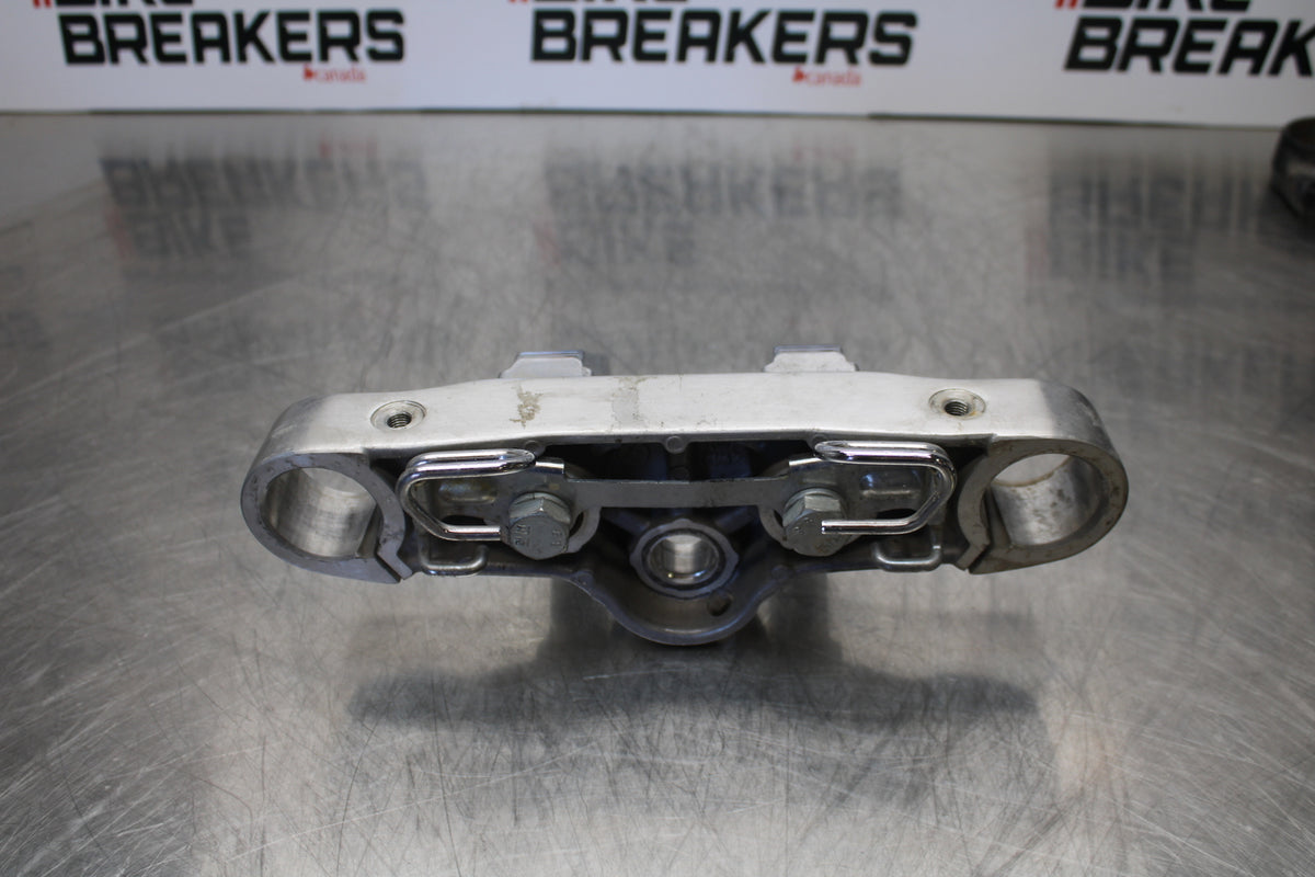 04 YAMAHA ROAD STAR XV1700A FORKS UPPER TRIPLE TREE CLAMP BB155