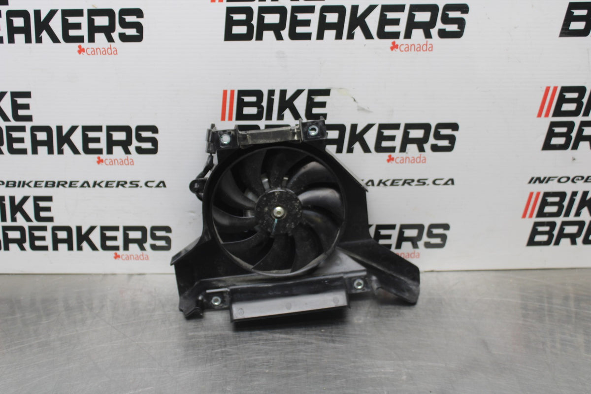 18-26 KAWASAKI Z400 RIGHT ENGINE RADIATOR COOLING FAN MOTOR  BB852
