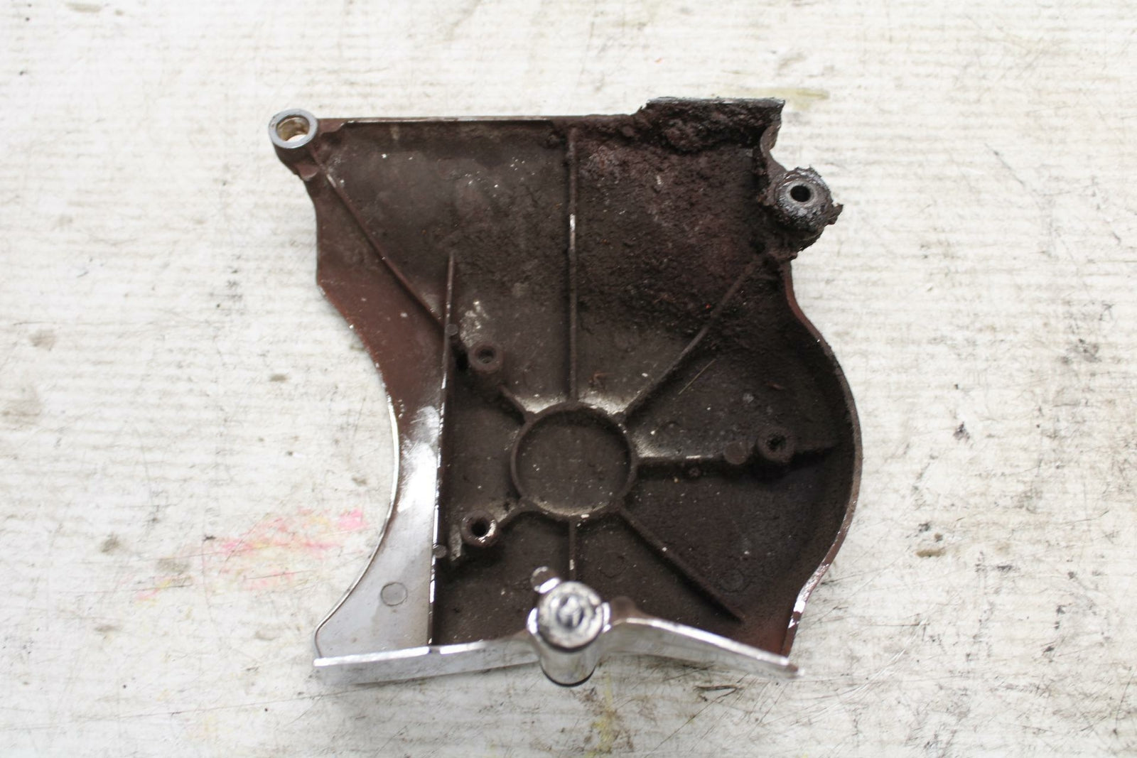 00-04 SUZUKI MARAUDER 800 VZ800 ENGINE SPROCKET COVER BB305