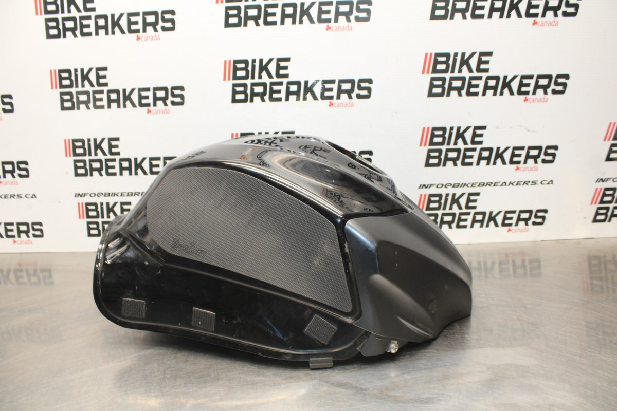 09 SUZUKI GSXR1000 GAS TANK FUEL CELL PETROL RESERVOIR BB777
