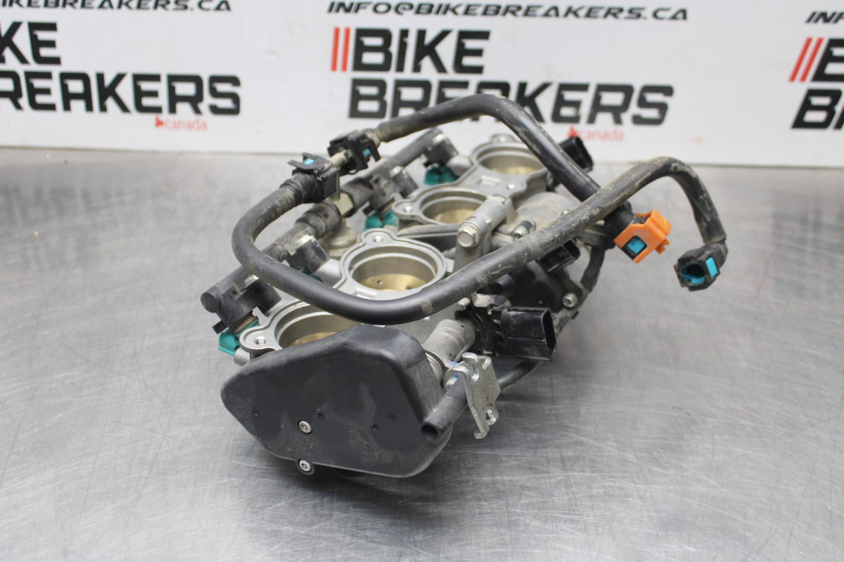 13 YAMAHA YZF R1 MAIN FUEL INJECTORS / THROTTLE BODIES BB781