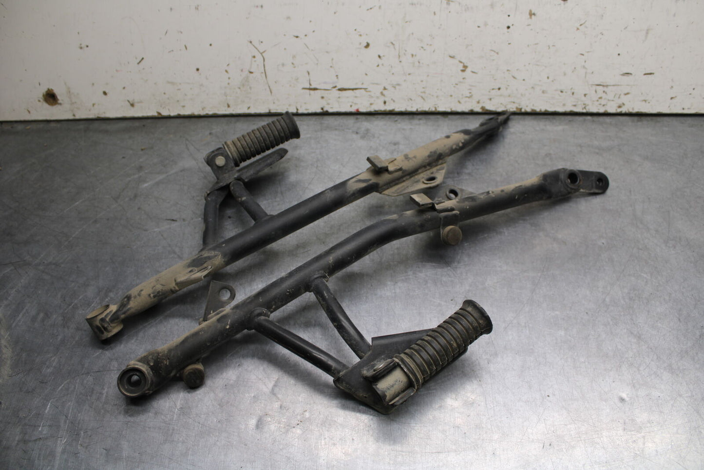 16-17 KAWASAKI VULCAN S 650 EN650 ABS REAR PASSENGER FOOT STEP PEG/ MOUNT BB731